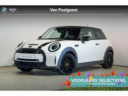 Wit, metallic lak Gebruikt 2023 Mini Cooper SE Classic Hatchback | € 23.795 (Iets duurder)