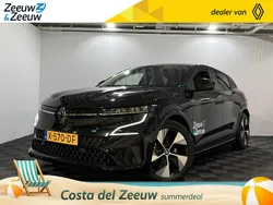Noir étoilé gne (donker zwart) Gebruikt 2023 Renault Mégane Evolution Hatchback | € 28.935 (Eerlijke prijs)