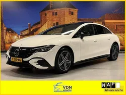 Wit, metallic lak Gebruikt 2022 Mercedes EQE300 AMG line Sedan | € 43.950 (Eerlijke prijs)