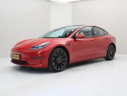 Rood Gebruikt 2022 Tesla Model 3 Performance Sedan | € 25.900 (Eerlijke prijs)