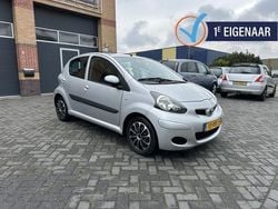Grijs Gebruikt 2011 Toyota Aygo Comfort Hatchback | € 2.795 (Goede deal)