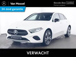 Wit Gebruikt 2024 Mercedes A250 Luxury Hatchback | € 35.945 (Eerlijke prijs)