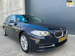 Blauw Gebruikt 2015 BMW 520 Executive Stationwagen | € 11.499 (Goede deal)