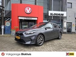 Grijs Gebruikt 2024 Kia Ceed Hatchback | € 23.690