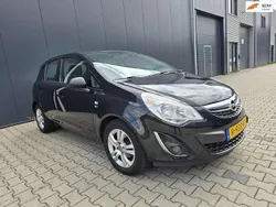 Zwart, metallic lak Gebruikt 2013 Opel Corsa Cosmo Hatchback | € 4.450 (Goede deal)