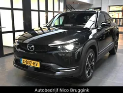 Zwart Gebruikt 2023 Mazda MX30 Ad'Vantage SUV | € 26.850 (Eerlijke prijs)