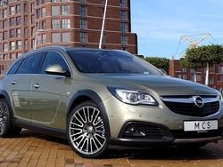 Groen Gebruikt 2015 Opel Insignia Country Tourer Stationwagen | € 17.750