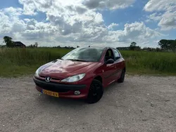Rood Gebruikt 2001 Peugeot 206 Hatchback | € 1.250 (Eerlijke prijs)