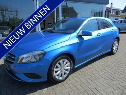 Blauw, metallic lak Gebruikt 2012 Mercedes A180 Ambition Hatchback | € 9.950 (Eerlijke prijs)