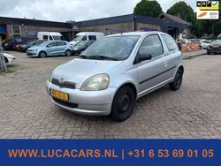 Grijs Gebruikt 2002 Toyota Yaris Sol Hatchback | € 600