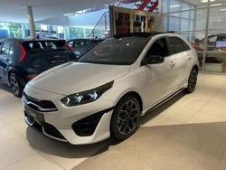 Wit Nieuw 2025 Kia Ceed GT-Line Hatchback | € 36.945 (Super prijs)