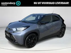 Zwart Nieuw 2025 Toyota Aygo Premium Hatchback | € 27.679 (Iets duurder)