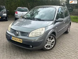 Grijs, metallic lak Gebruikt 2005 Renault Scénic II Expression MPV | € 1.550 (Eerlijke prijs)