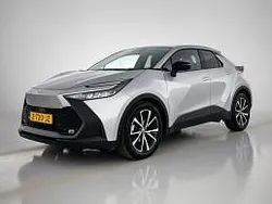 Grijs metallic Gebruikt 2024 Toyota C-HR SUV | € 31.900 (Super prijs)