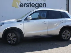 Grijs Gebruikt 2022 Suzuki Vitara SUV | € 22.750 (Eerlijke prijs)