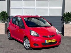 Rood Gebruikt 2010 Toyota Aygo Hatchback | € 1.950 (Goede deal)