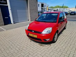 Rood Gebruikt 2004 Ford Fiesta Hatchback | € 999 (Goede deal)