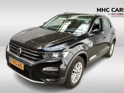 Zwart Gebruikt 2021 VW T-Roc Business SUV | € 18.400 (Eerlijke prijs)