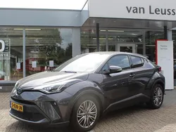 Grijs Gebruikt 2022 Toyota C-HR Executive SUV | € 24.400 (Eerlijke prijs)