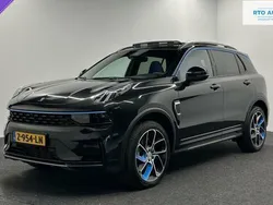 Zwart, metallic lak Gebruikt 2024 Lynk & Co 01 SUV | € 33.000 (Duur)