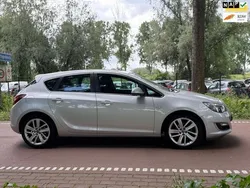 Grijs, metallic lak Gebruikt 2013 Opel Astra Sport Hatchback | € 3.349 (Goede deal)