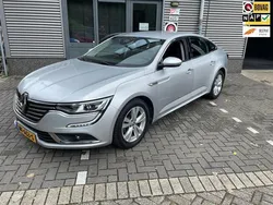 Grijs, metallic lak Gebruikt 2016 Renault Talisman Zen Sedan | € 15.950 (Eerlijke prijs)