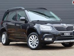 Zwart Gebruikt 2015 Skoda Yeti Elegance SUV | € 16.950 (Iets duurder)