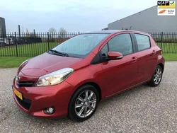Rood Gebruikt 2012 Toyota Yaris Executive Hatchback | € 6.499 (Goede deal)