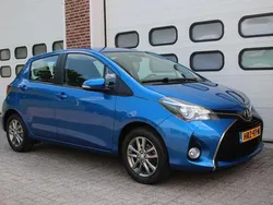 Blauw Gebruikt 2015 Toyota Yaris Comfort Hatchback | € 10.995 (Eerlijke prijs)
