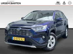 Blauw Gebruikt 2020 Toyota RAV4 Hybrid Active SUV | € 27.930 (Eerlijke prijs)