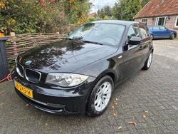 Zwart Gebruikt 2010 BMW 116 Hatchback | € 2.800
