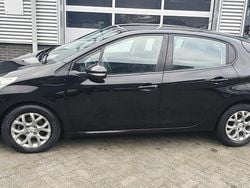 Zwart Gebruikt 2016 Peugeot 208 Hatchback | € 5.449 (Goede deal)