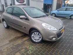 Grijs Gebruikt 2010 Renault Clio II Collection Hatchback | € 2.699 (Eerlijke prijs)
