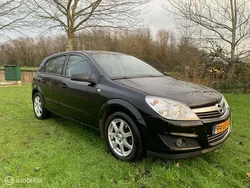 Zwart Gebruikt 2008 Opel Astra Hatchback | € 2.450 (Eerlijke prijs)