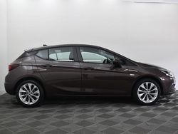 Bruin Gebruikt 2016 Opel Astra Innovation Hatchback | € 9.750 (Iets duurder)