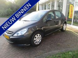 Zwart Gebruikt 2002 Peugeot 307 Hatchback | € 1.460 (Eerlijke prijs)