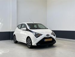 Wit Gebruikt 2020 Toyota Aygo X-play Hatchback | € 9.449 (Eerlijke prijs)