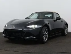 Jet black (donker zwart metallic) Nieuw 2025 Mazda MX5 Kazari Cabriolet | € 46.490 (Iets duurder)
