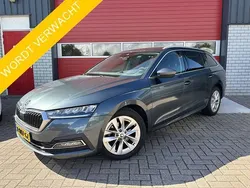 Grijs Gebruikt 2021 Skoda Octavia Business Line Stationwagen | € 21.888 (Iets duurder)