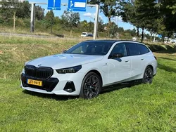 Grijs Gebruikt 2025 BMW 530e M Sport Stationwagen | € 77.777