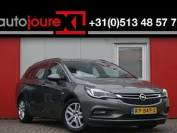 Grijs, metallic lak Gebruikt 2018 Opel Astra Business Stationwagen | € 5.999 (Goede deal)