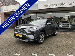 Grijs (metallic) Gebruikt 2022 Toyota RAV4 Hybrid Style SUV | € 36.999 (Goede deal)