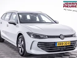 Wit Gebruikt 2024 VW Passat Business Stationwagen | € 36.900