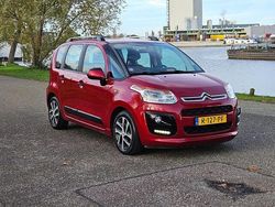 Rood Gebruikt 2015 Citroën C3 Picasso Tendance MPV | € 5.750 (Eerlijke prijs)