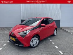Rood Gebruikt 2021 Toyota Aygo X-play Hatchback | € 11.350 (Eerlijke prijs)