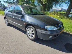 Zwart Gebruikt 2001 Renault Mégane Dynamique Hatchback | € 750 (Super prijs)