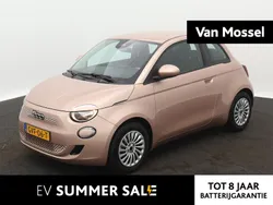 Roze Gebruikt 2024 Fiat 500e Hatchback | € 24.940 (Iets duurder)