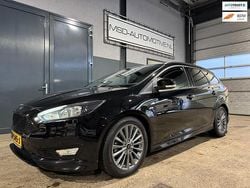 Zwart Gebruikt 2018 Ford Focus ST-Line Stationwagen | € 7.449 (Goede deal)