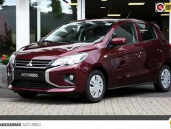 Rood, metallic lak Gebruikt 2022 Mitsubishi Space Star Select Hatchback | € 14.950 (Eerlijke prijs)