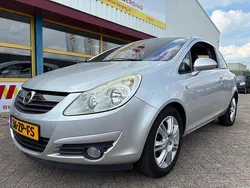 Grijs Gebruikt 2008 Opel Corsa Cosmo Hatchback | € 4.499 (Eerlijke prijs)